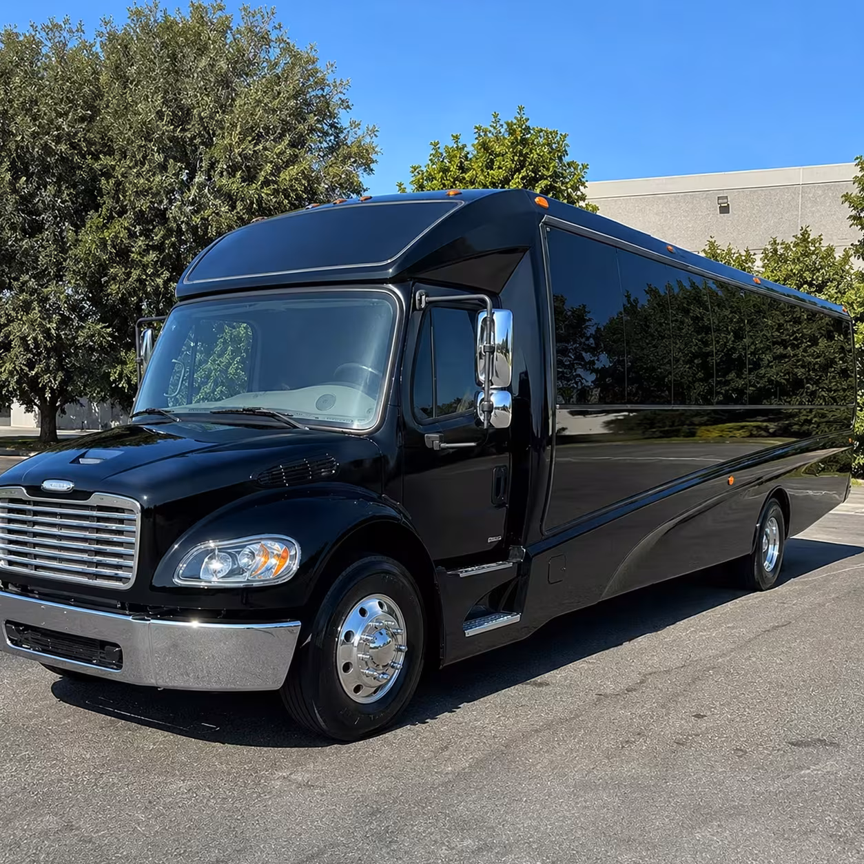 nashua 28 passenger minibus rental