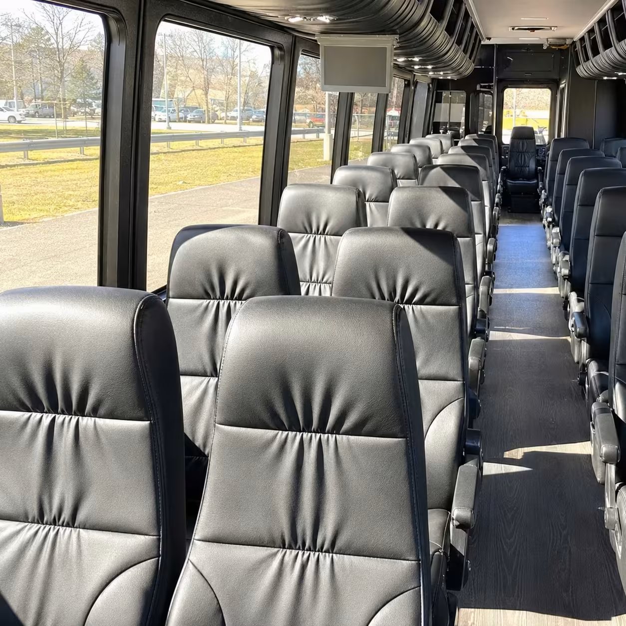 nashua 35 passenger minibus rental